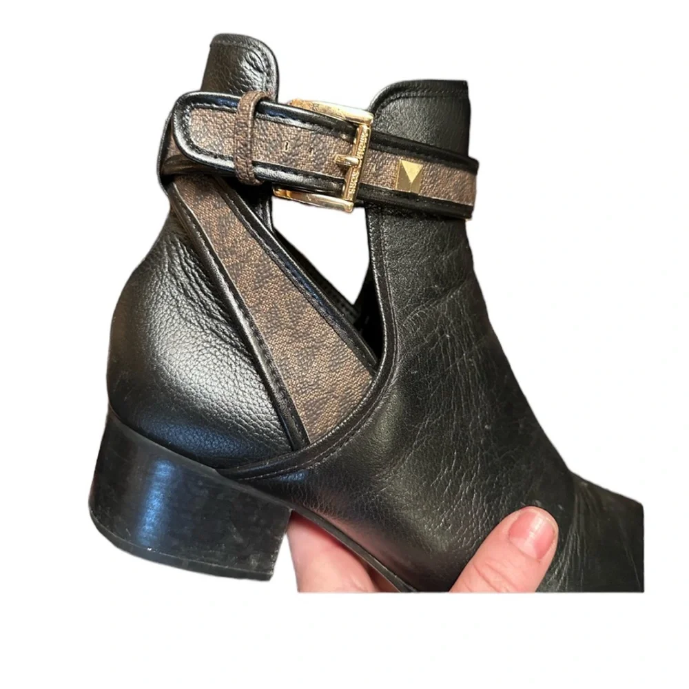 Michael Kors Britton Bootie - Picture 4 of 5